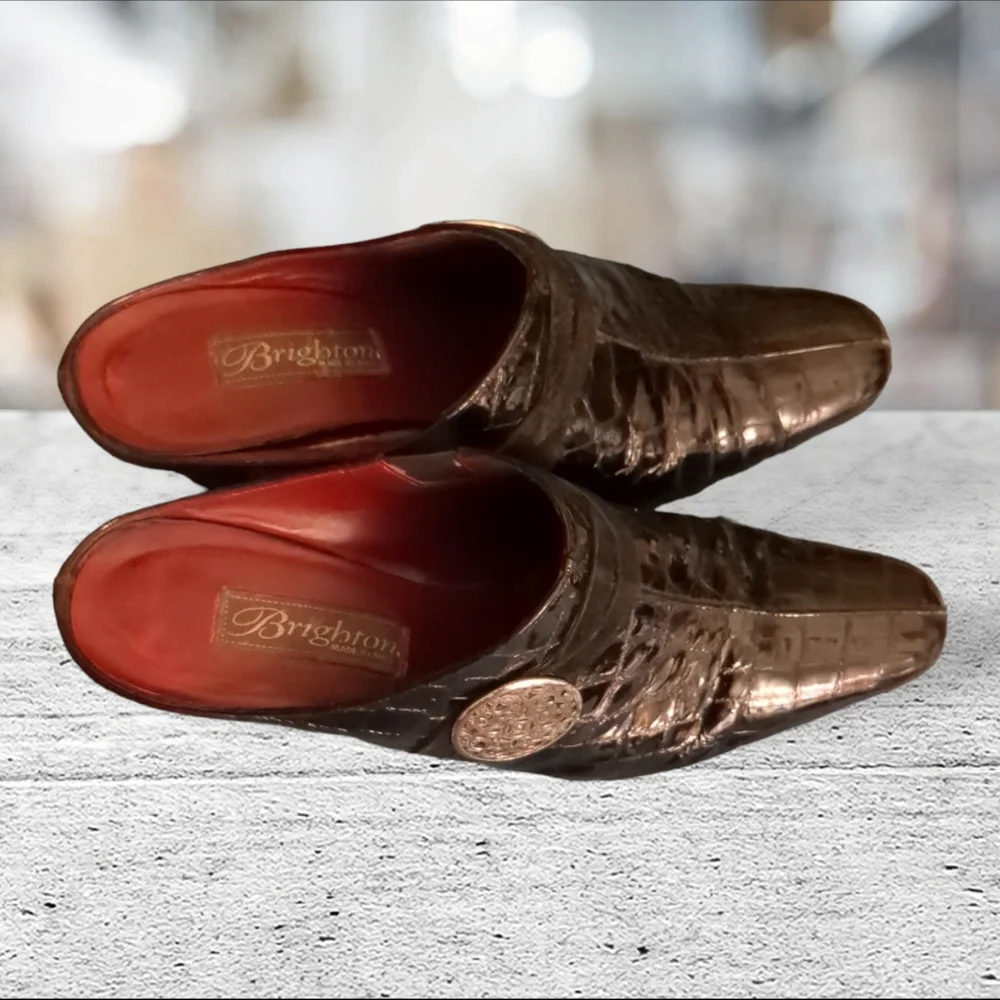 Brighton  embossed mules size 7.5 - Picture 4 of 12